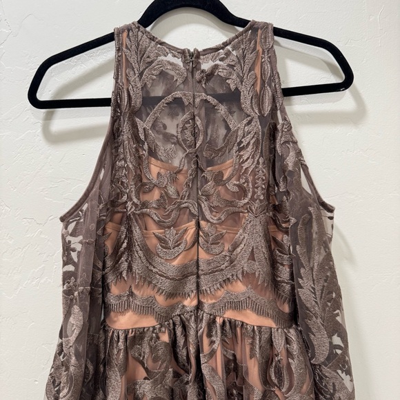 True Decadence Women's 6 Maxi Formal Dress Brown Wedding Cold Shoulder - Picture 10 of 14